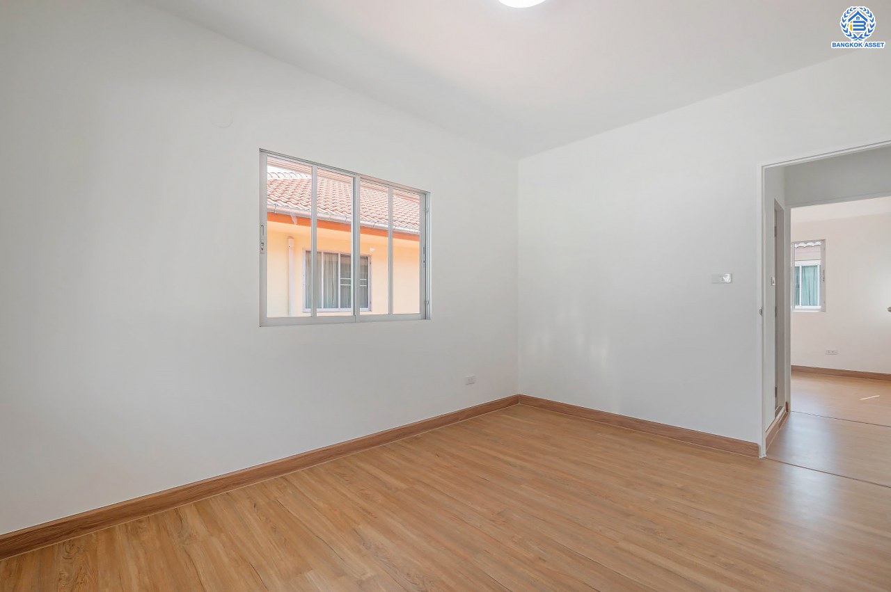 บ้านมือสองตกแต่งใหม่ โครงการ พฤกษ์ลดา พุทธสาคร แบรนด์ LH รองรับทุกความสุข เนื้อที่ 53.1 ตร.ว. ฟังก์ชัน 3 ห้องนอน 3 ห้องน้ำ จอดรถได้ 2 คัน บนทำเลใกล้ The Mall บางแค และเชื่อมต่อถนนเพชรเกษม, ถนนพุทธมณฑลสาย4 ใกล้โครงการรถไฟฟ้าสายสีน้ำเงิน "สถานีหลักสอง"...